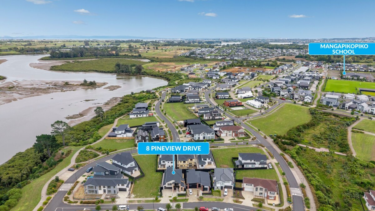 Brandnew 6 beds 5.5 baths house on 365m2 section, with 2 beds granny, 8 Pineview Drive, Karaka, Auckland
