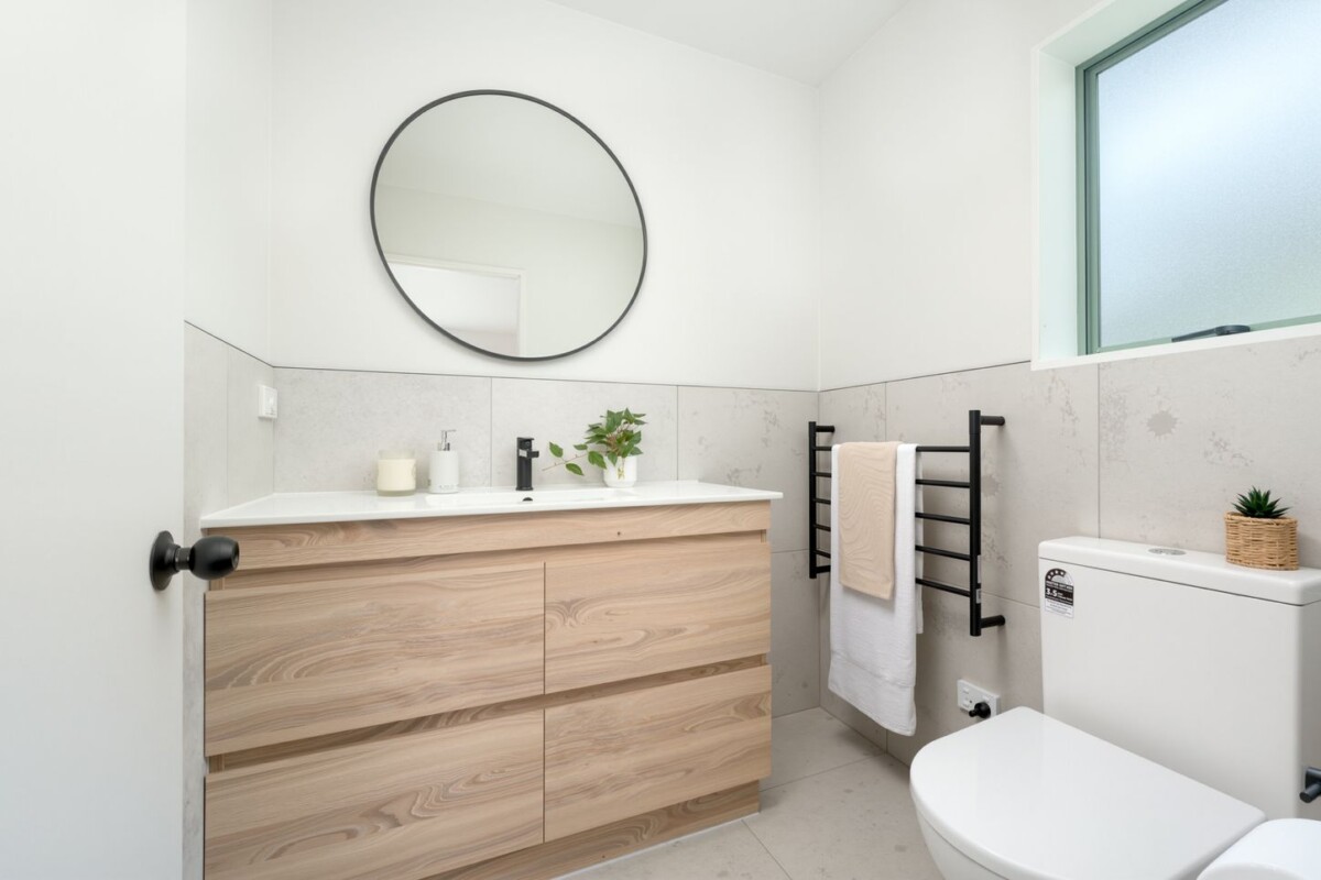 First time on the market in 26 years, 167m2 brick and tile 4 beds + study room 2 baths house on 561m2 section, West Heights School zone, 4 San Pablo Way, Henderson, Auckland