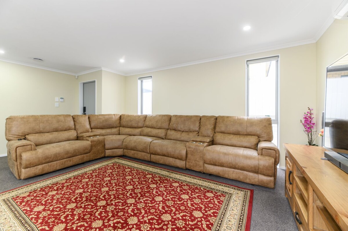 Owners Committed to Their Next Chapter, 148m2 3 beds 2.5 bath home with garage on 173m2 section, close to schools, shopping centres, train station, 20D Kelwyn Road, Kelston, Auckland