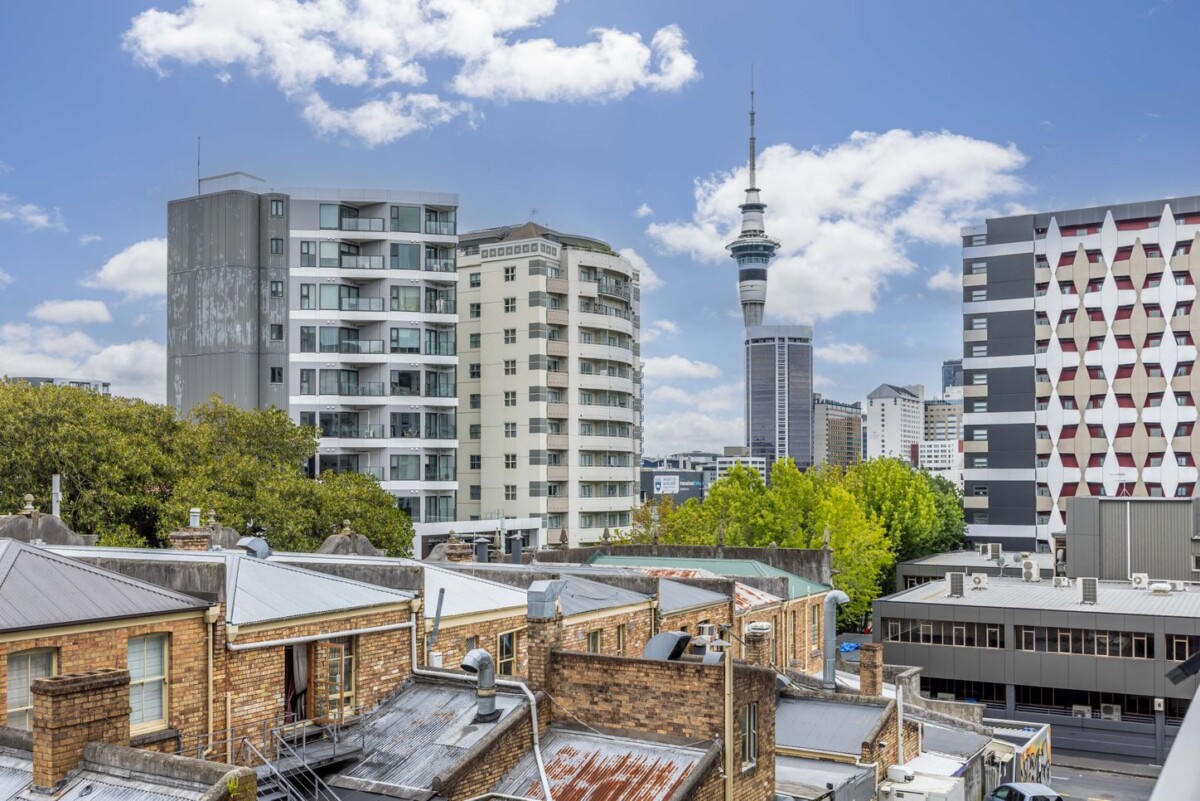 Leasehold 2 beds 1 bath 1 car park apartment, Rental Income: $640/week = $33,280/annum, Ground Rent: $13,946.52, Operating Expenses: $5,711.76, Rates: $1,851.38, NET INCOME: $11,707.34, 3A/58 Liverpool Street, Auckland Central, Auckland