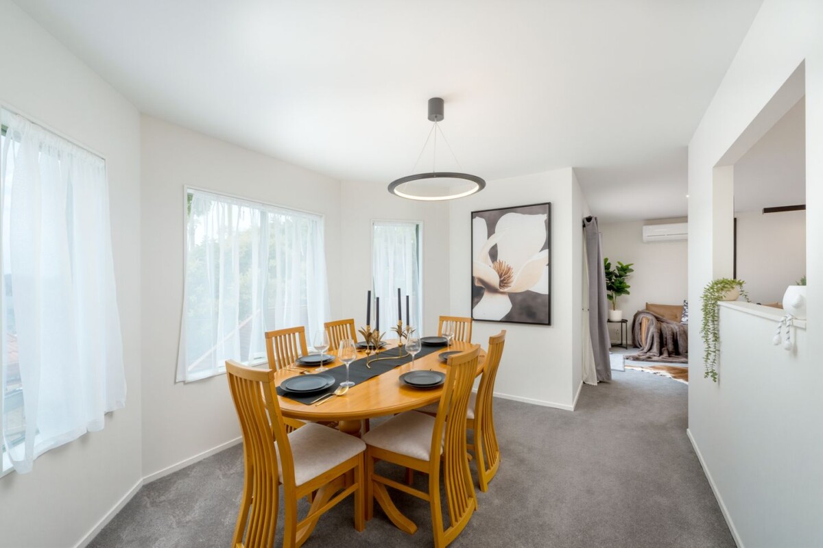 First time on the market in 26 years, 167m2 brick and tile 4 beds + study room 2 baths house on 561m2 section, West Heights School zone, 4 San Pablo Way, Henderson, Auckland