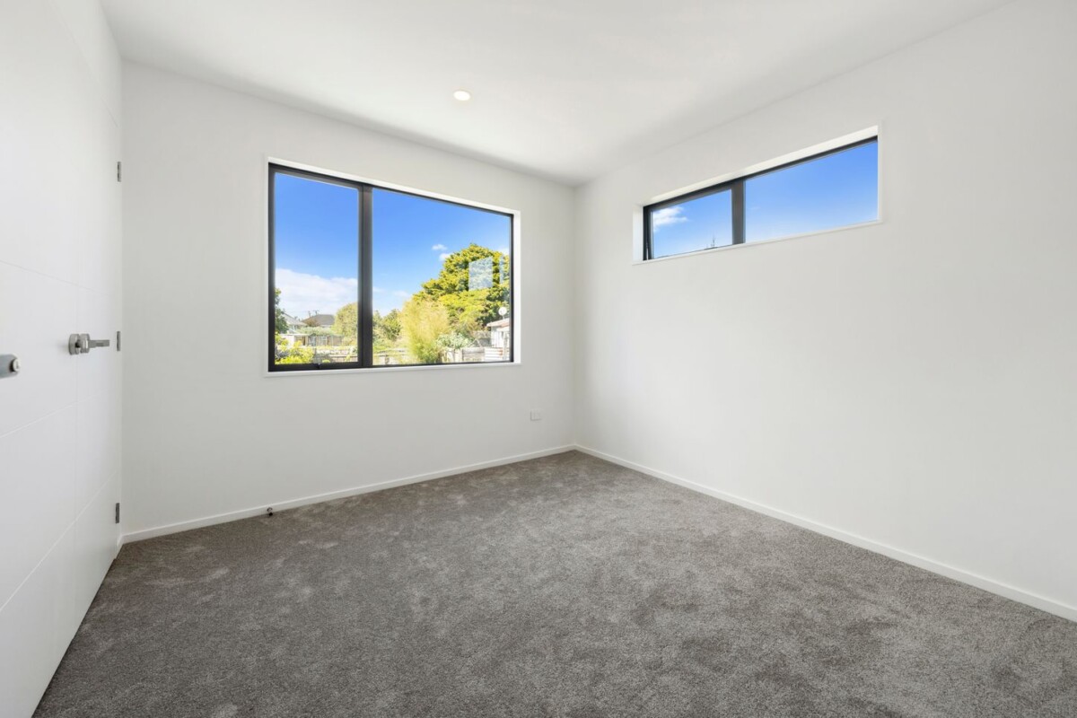 6 minutes to Mount Roskill Grammar School, Brabdbew freehold 3 bed 2.5 bath home, 10 minutes to St Lukes Mall, half minute to motorway access, Lot 4/20 William Blofield Avenue, Mount Roskill, Auckland