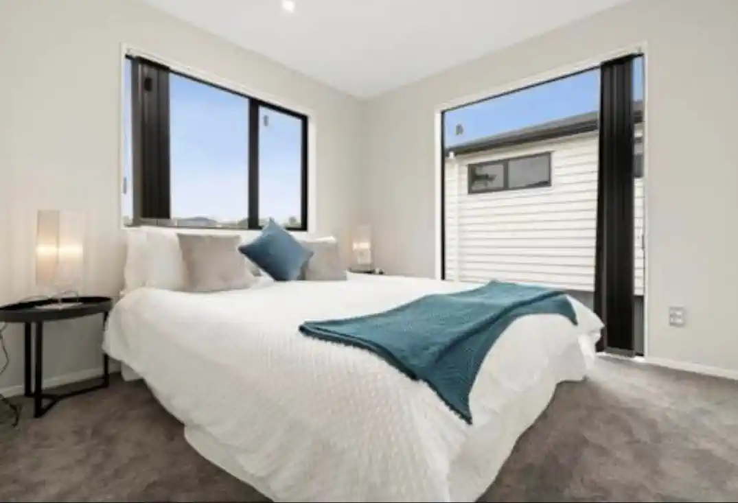 Owners move on, Brick and Weatherboard 5 beds 3.5 baths house on 230m2 section, 0.2 km to Manurewa East School, 0.6 km to Greenmeadows Intermediate, 1.2 km to Alfriston College, 41 Scotts Road, Manurewa East, Auckland