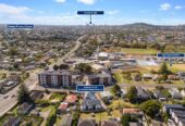 6 minutes to Mount Roskill Grammar School, Brabdbew freehold 3 bed 2.5 bath home, 10 minutes to St Lukes Mall, half minute to motorway access, Lot 4/20 William Blofield Avenue, Mount Roskill, Auckland