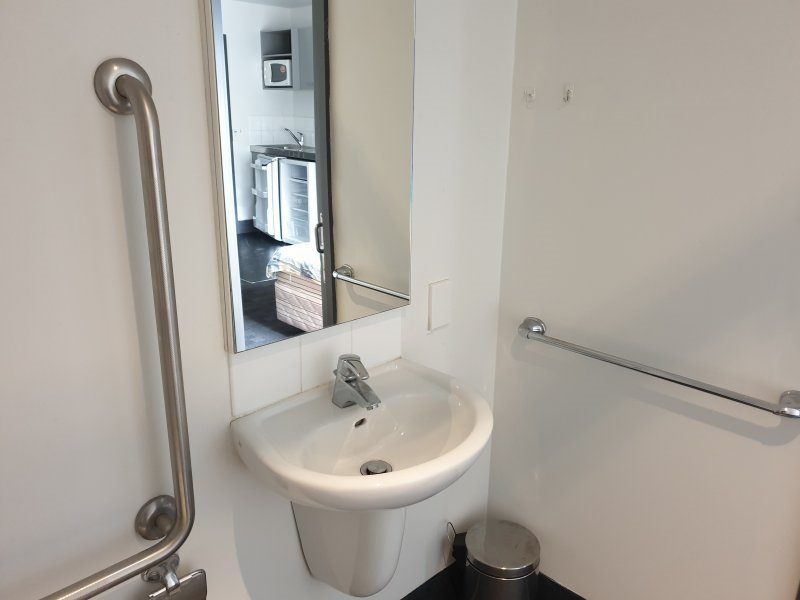 Auckland Girls Grammar school zone, Lease hold 1 bed 1 bath studio apartment, Prime CBD close to transport, dining and amenities, 701/133 Beach Road, Auckland Central, Auckland