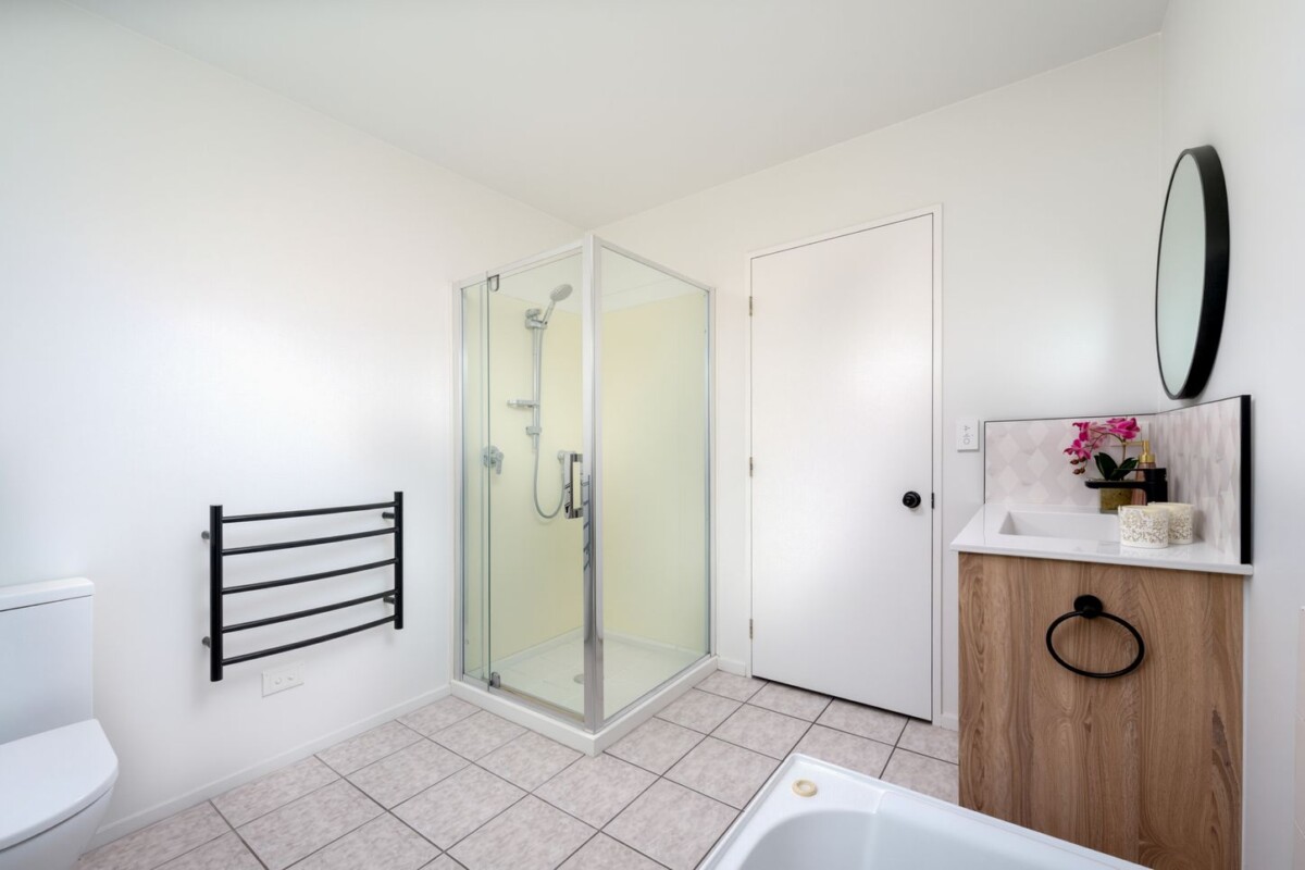 First time on the market in 26 years, 167m2 brick and tile 4 beds + study room 2 baths house on 561m2 section, West Heights School zone, 4 San Pablo Way, Henderson, Auckland