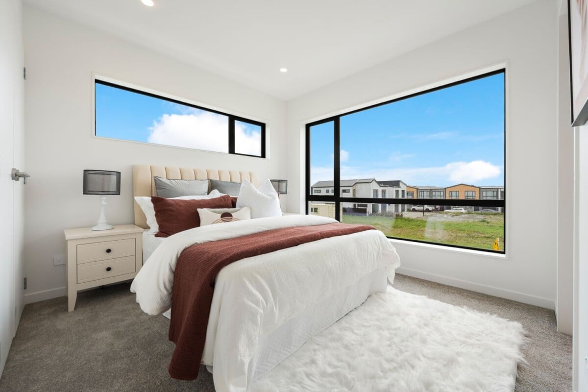 132m2 Beach Side 3 beds + a big study room or 4th room 2.5 baths home with garage on 121m2 section, close to schools, supermarket, motorway access, 35 Observation Green, Hobsonville, Auckland
