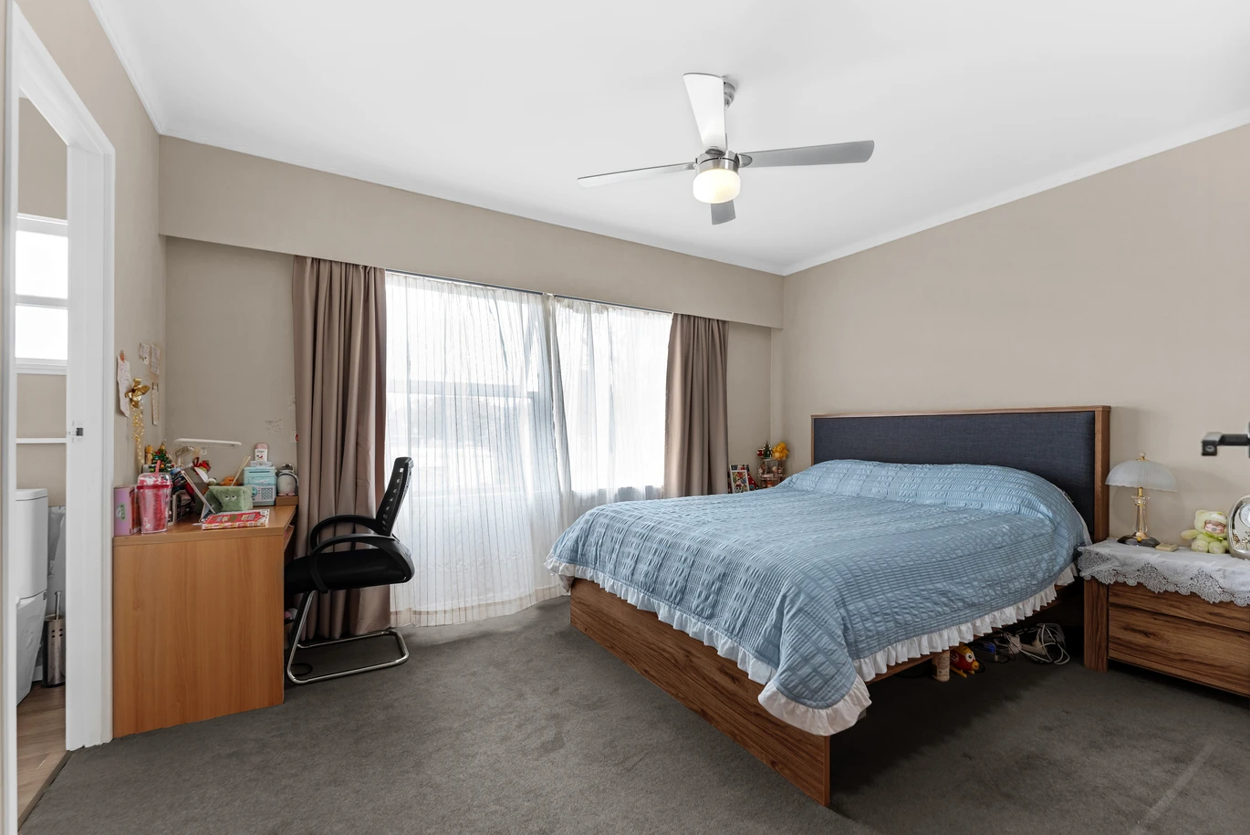 Brick and tile 3 beds 3 baths home, Plus – a self-contained area with its own entrance, featuring a sitting room, study, bathroom, Rumpus, 1/59 Glenmore Road, Sunnyhills, Auckland