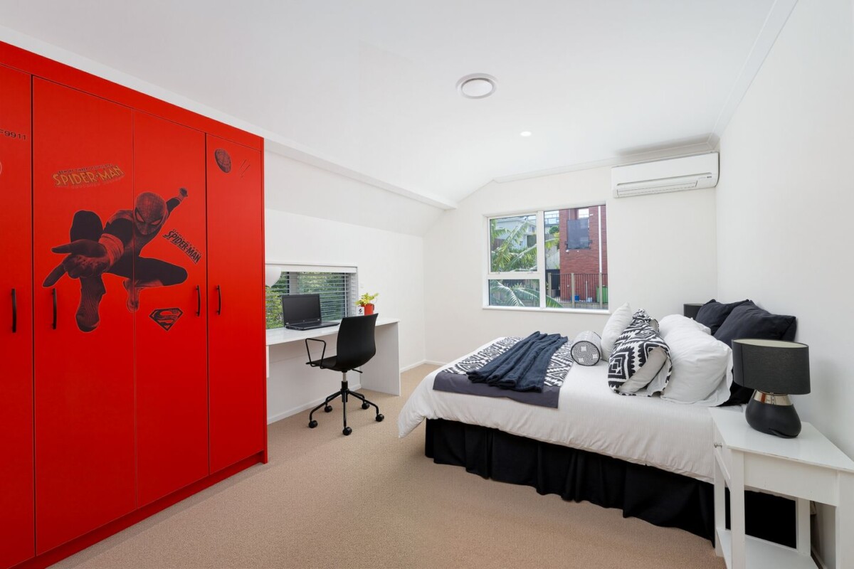 258m2 Brick5 beds 4.5 baths house on 537m2 section, Zoned for New Windsor School, Blockhouse Bay Intermediate and Lynfield College, close to LynnMall Shopping Centre, 5A Peter Mulgrew Street, New Windsor, Auckland