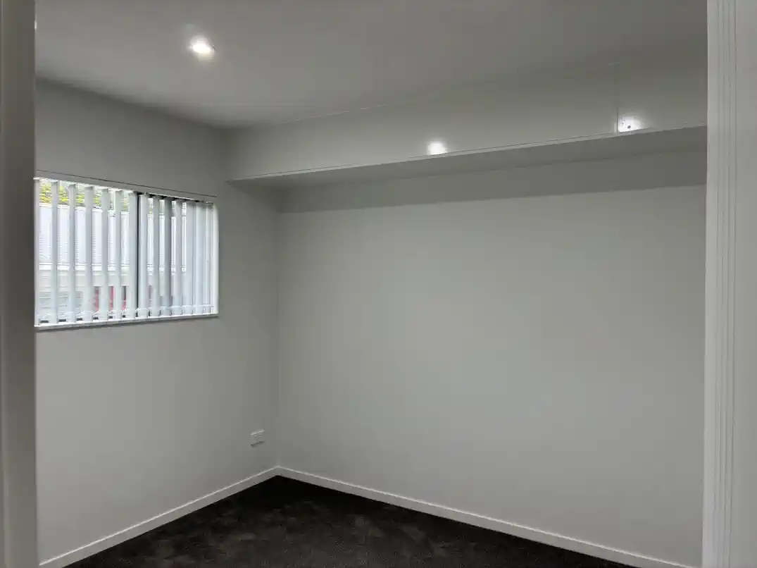 For rent, brandnew atandalone 4 beds 2 baths townhouse, available now, A7/13 Miles Avenue, Papatoetoe, Auckland