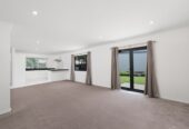 Home Country Calling, Freshly painted and ready to move in, 184m2 5 beds house on 431m2 section, close to schools, park, shopping centre, 16 Pyramid Place, Glen Eden, Auckland