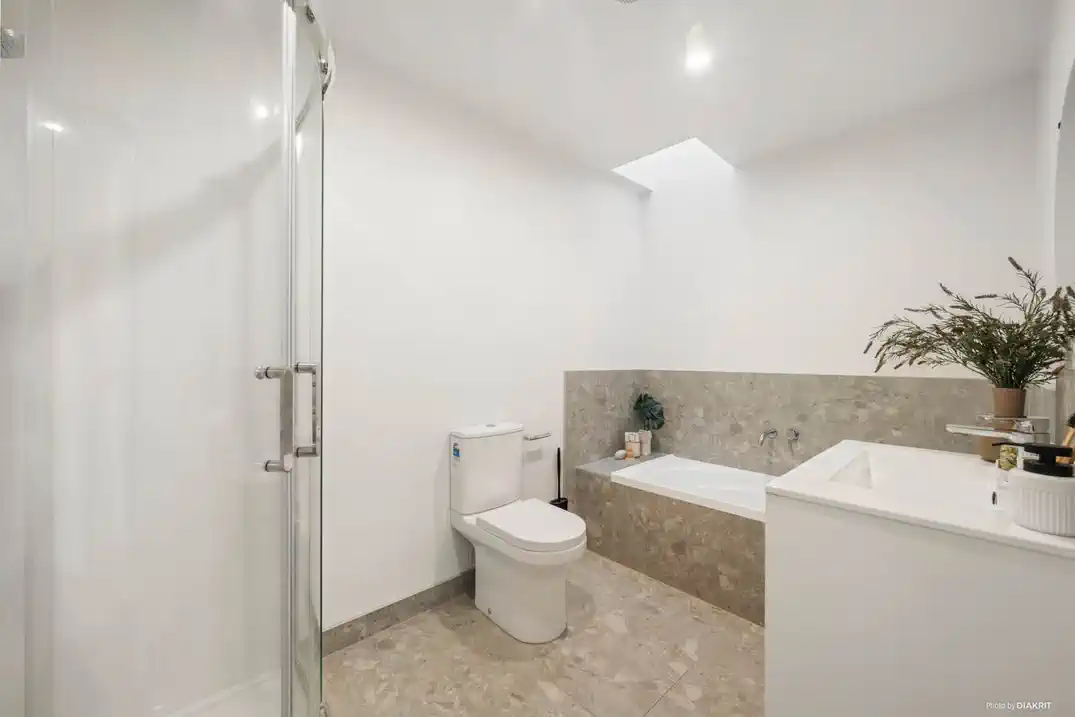 Freehold 3 beds 2.5 baths home with office space and garage, 1.1 km to Stanhope Road School, 1.4 km to Ellerslie School, 102C Celtic Crescent, Ellerslie, Auckland