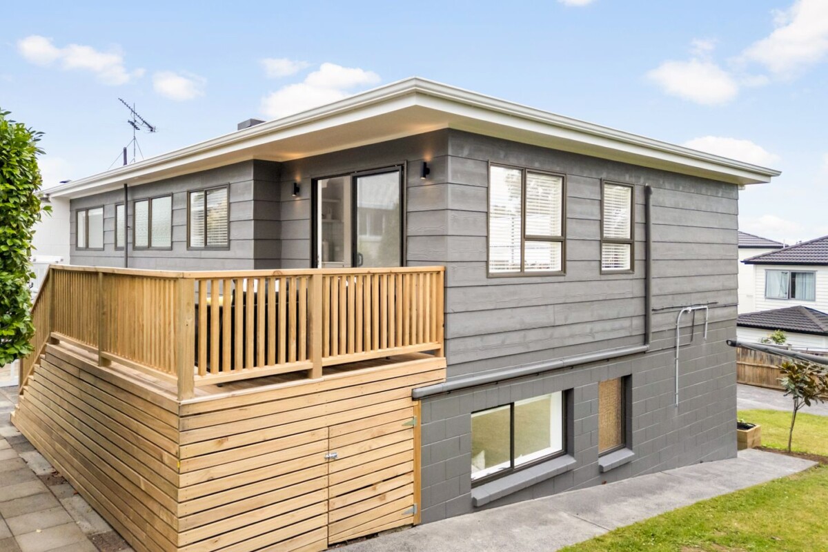 Renovated 4 beds 2 baths home, 182m2 floor area, close to schools, shops, golf club, 3/22 McFarland Street, Remuera, Auckland