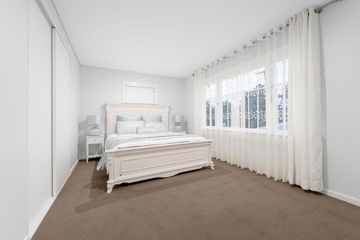 Must sell, Owners Moving Overseas, 142m2 renovated 4 beds 2 baths house on 465m2 section, a gas fireplace, full insulation, underfloor heating in the kitchen and main bathroom, moments from reserves, walkways, motorway access, and major shopping hubs, 52 Woodside Road, Massey, Auckland