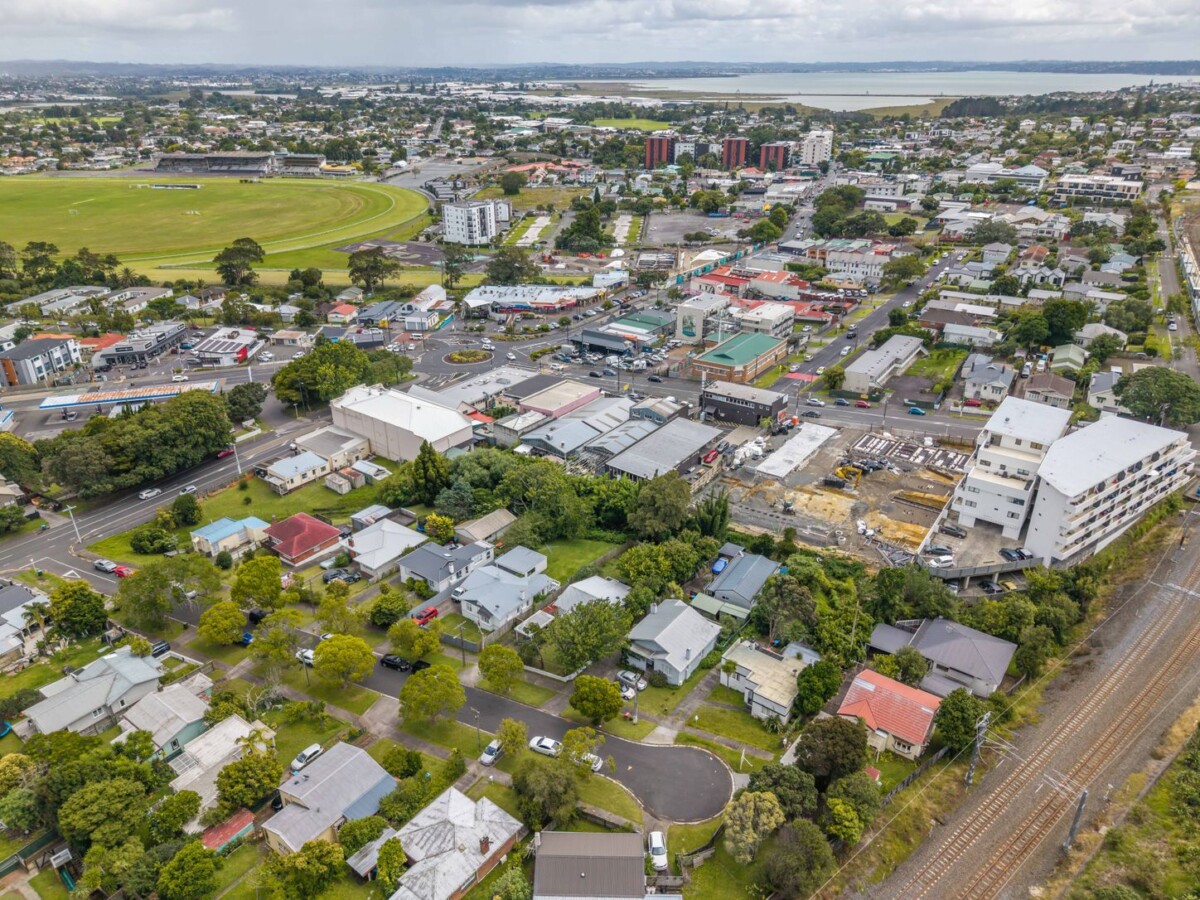 3 beds house on 766m2 section and on Two Titles, THAB Zoning, zoned for: Avondale Primary School, Avondale Intermediate, Avondale College, 12 Ahiriri Avenue, Avondale, Auckland