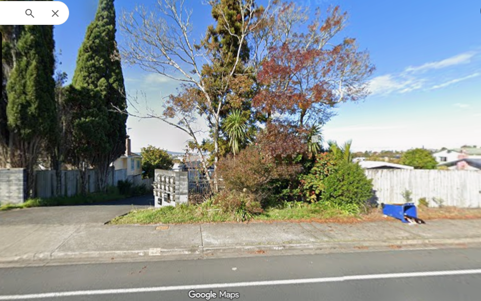 Freehold standalone 4 beds house on 428m² section, close to schools, Glenfield shopping centre, shops, 559 Glenfield Road, Glenfield, Auckland