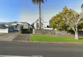 2 beds house with sun room and 3 carports, just a 2-minute leisurely stroll to the One Tree Hill Grand Dr gate, or walk to Royal Oak Shopping Centre. 4/91 Campbell Road, One Tree Hill, Auckland