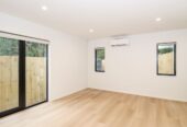For rent, 4 beds 3 baths house, 25B Lynbrooke Avenue, Blockhouse Bay, Auckland, Available now