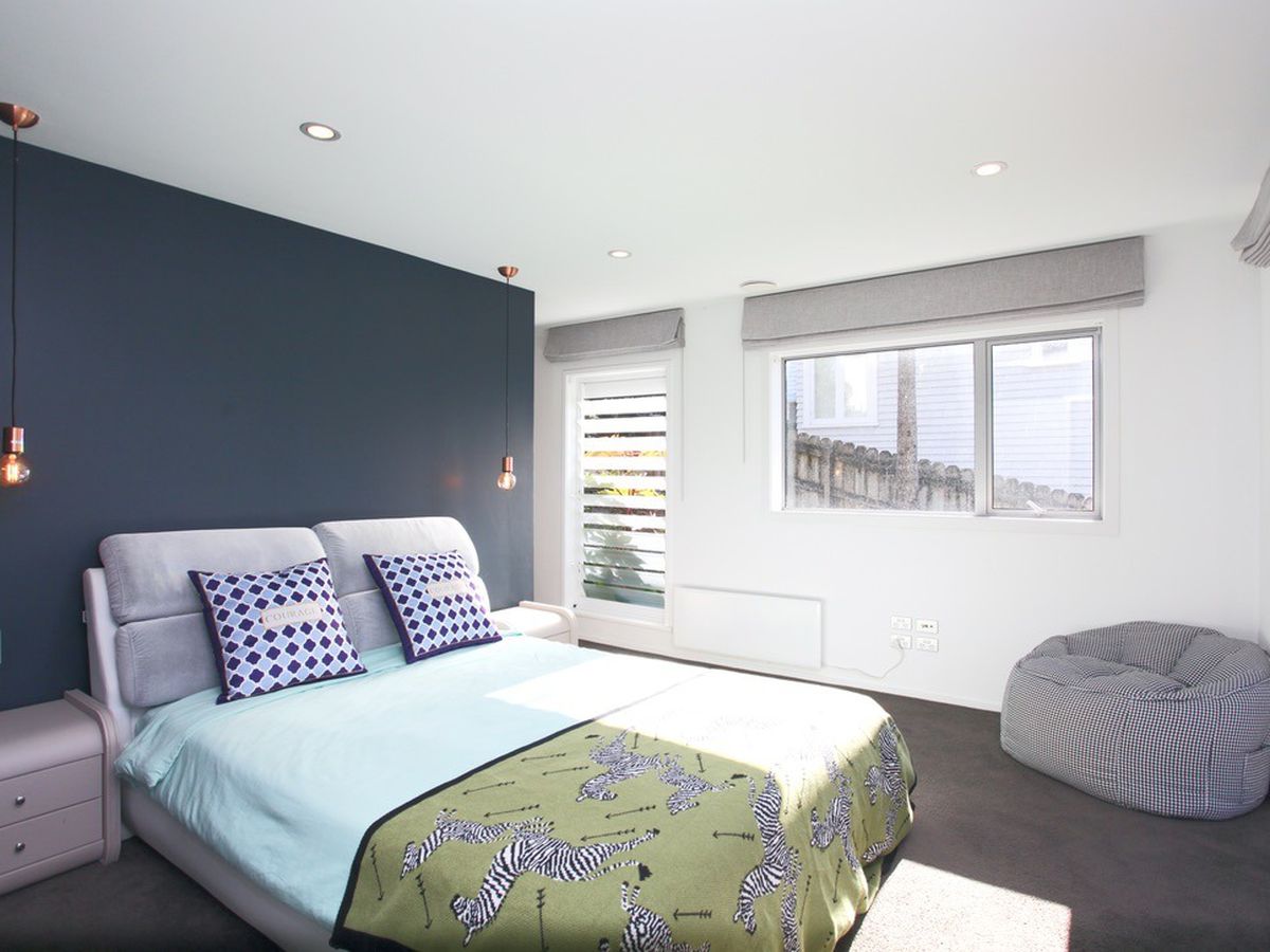 For rent, Macleans College zone, 4 beds 2.5 bath house, Mellons Bay, Auckland, Available from Sun 25th Jan