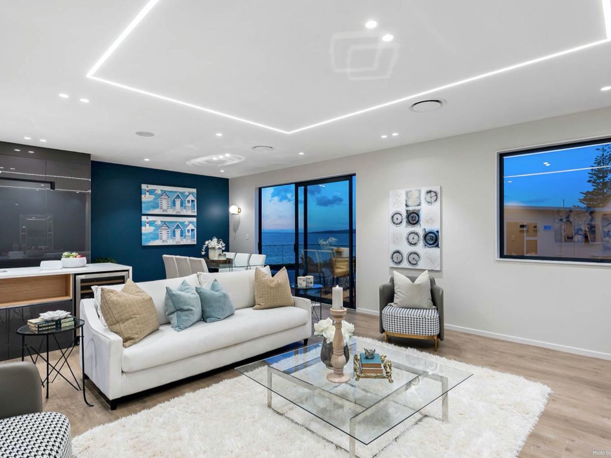 For rent, Bucklands Beach Intermediate, and Macleans College zone, Pet friendly, 5 beds 4 baths house, Bucklands Beach, Auckland, Available from Sat 24th Jan