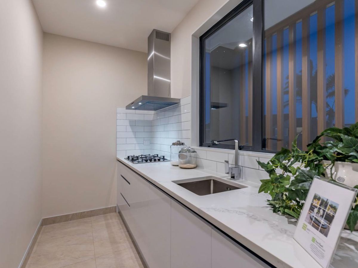 For rent, Bucklands Beach Intermediate, and Macleans College zone, Pet friendly, 5 beds 4 baths house, Bucklands Beach, Auckland, Available from Sat 24th Jan