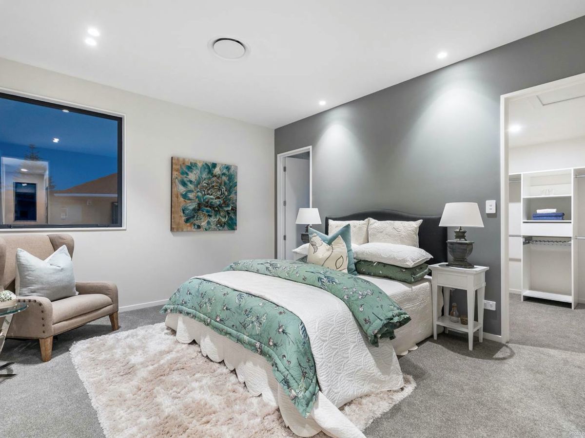 For rent, Bucklands Beach Intermediate, and Macleans College zone, Pet friendly, 5 beds 4 baths house, Bucklands Beach, Auckland, Available from Sat 24th Jan