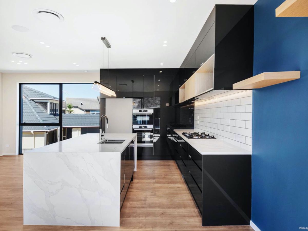 For rent, Bucklands Beach Intermediate, and Macleans College zone, Pet friendly, 5 beds 4 baths house, Bucklands Beach, Auckland, Available from Sat 24th Jan