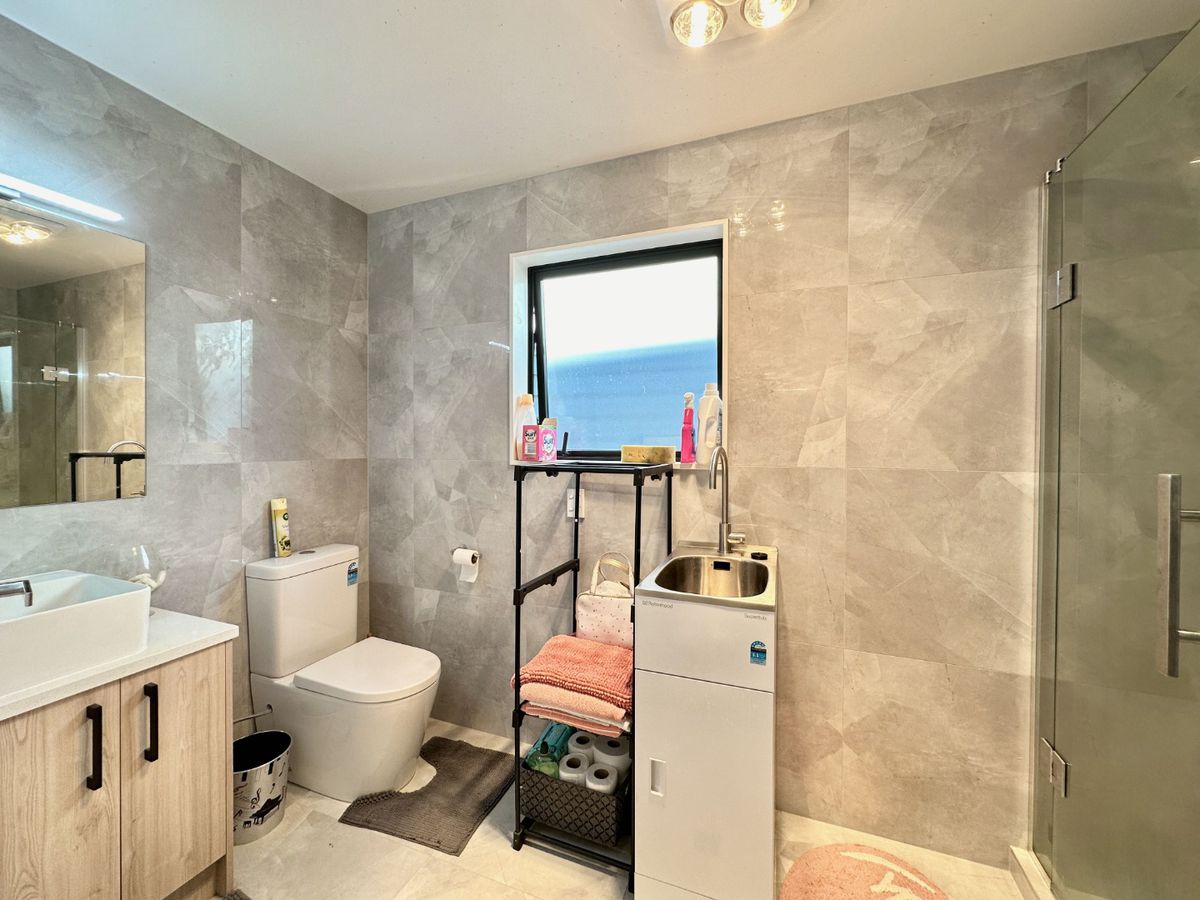 For rent, 2 beds 1 bath house, Available from 1st Feb, Takanini, Auckland