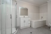 For rent, 3 beds 2 baths apartment, Available From 13th Feb, 132 Stancombe Road, Flat Bush, Auckland