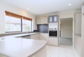For rent, Botany College School zone, 5 beds 2 baths house, Available Now, 15 Erne Crescent, East Tamaki, Auckland