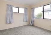 For rent, Botany College School zone, 5 beds 2 baths house, Available Now, 15 Erne Crescent, East Tamaki, Auckland