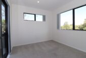For rent, 4 beds 3 baths townhouse, West Harbour, Auckland, Available from 28th Jan 2026