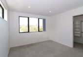 For rent, 4 beds 3 baths townhouse, West Harbour, Auckland, Available from 28th Jan 2026