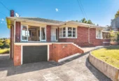Brick 3 beds 2 baths house on 1050m2 section, 0.8 km to Onehunga High School, 0.9 km to Hillsborough School, 1 km to Three Kings School and Royal Oak Intermediate School, 33 Herd Road, Hillsborough, Auckland