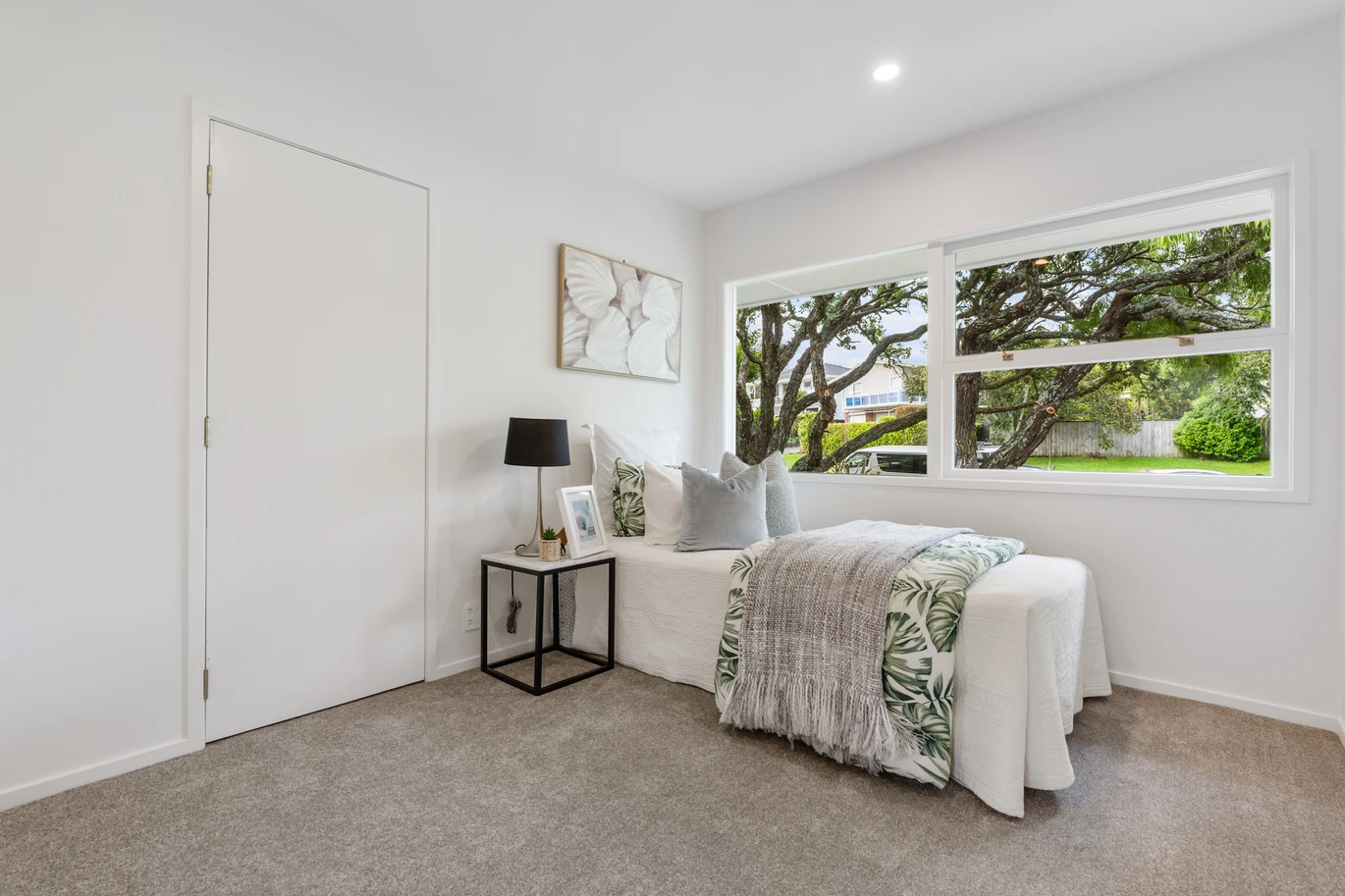 Renovated 4 beds 2 baths house on 733m2 section, Zoned for Westlake Girls High School and close to shops, supermarkets, sports facilities, motorway access, and just metres from Takapuna Golf Course, 20 Marywil Crescent, Hillcrest, Auckland
