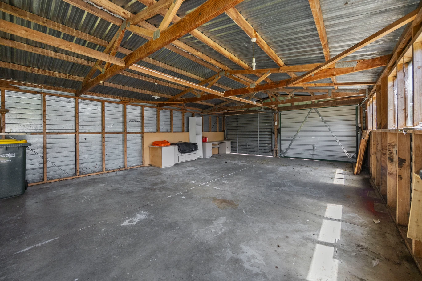 Freshly refurbished 4 beds 1 bath lifestyle house on 1.4ha section, near Karioitahi Beach and Clarks Beach, with beaches just minutes away, 20 Waipipi Wharf Road, Waiuku, Auckland