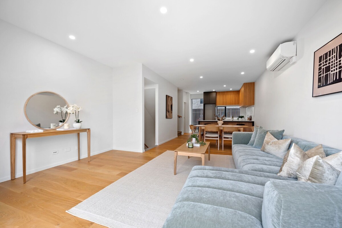 Massive Price Reduction, 136m2 3 beds + study 2 baths home with garage and extra car park, zoned for Selwyn College, Baradene College, Remuera Intermediate, Meadowbank School, 8/10 Meadowbank Road, Meadowbank, Auckland