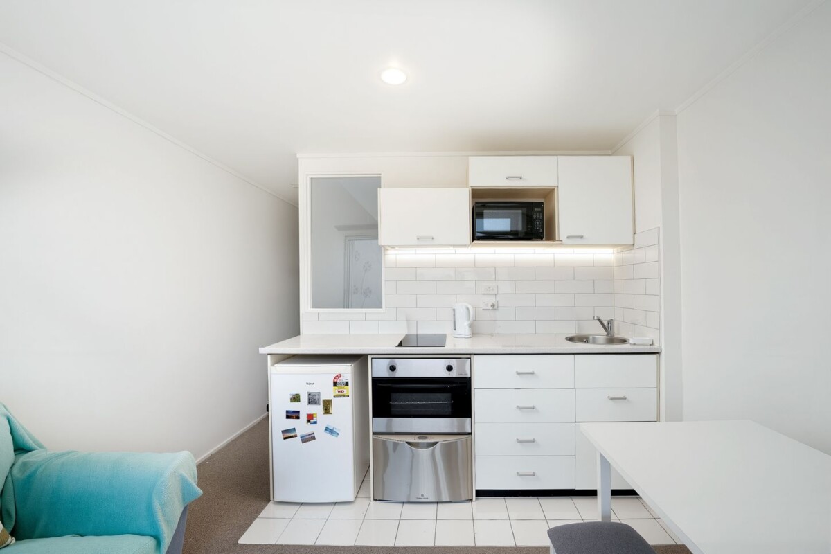 Currently rented, 2 beds 1 bath apartment, Walking distance to Auckland Art Gallery and Victoria Park, 824/72 Nelson Street, Auckland Central, Auckland