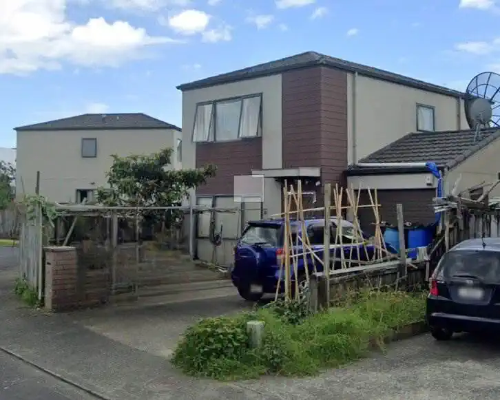 120m2 standalone 3 beds 1 bath house on 174m2 section, 0.8 km to Waitakere College, 0.9 km to Ranui School, Henderson Intermediate, 24 Rakich Place, Henderson, Auckland