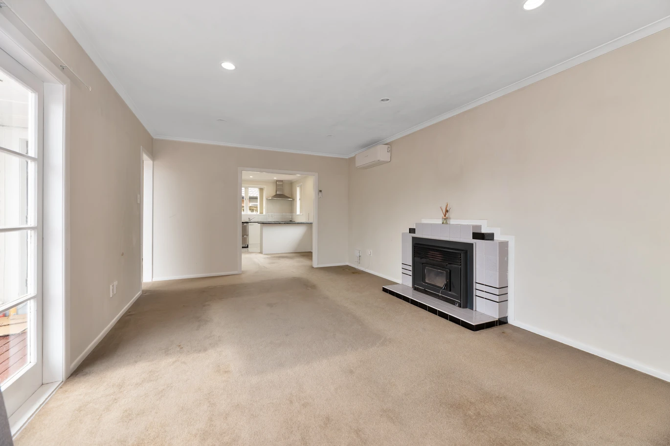 Must Be Sold, vendor relocating overseas, 4 beds 2 baths house on 710m2 section, close to shops, schools, parks, and everyday amenities, 5 Meredith Street, Blockhouse Bay, Auckland