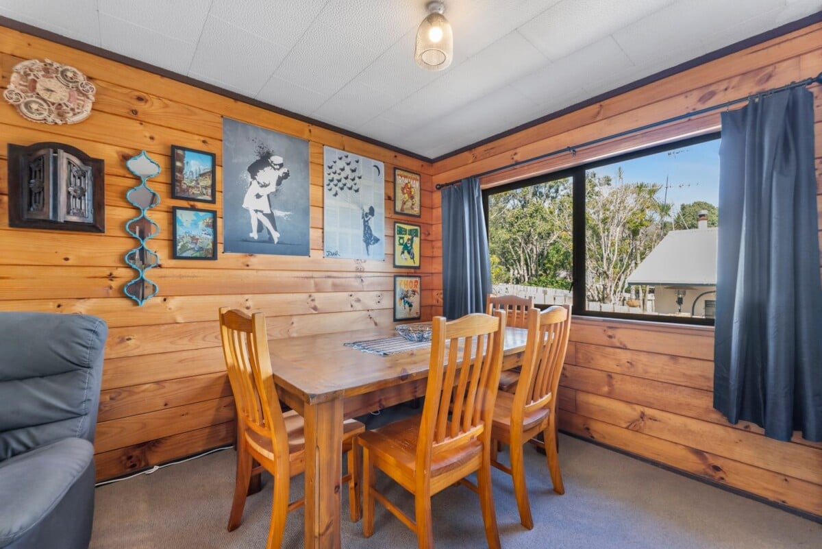Separation = Opportunity for First Home Buyer, 3 beds house with carport on 1/2 share of 703sqm section, minutes from Birkenhead Shopping Mall and local amenities right in the heart of Birkdale, 1/32 Gatman Street, Birkdale, Auckland