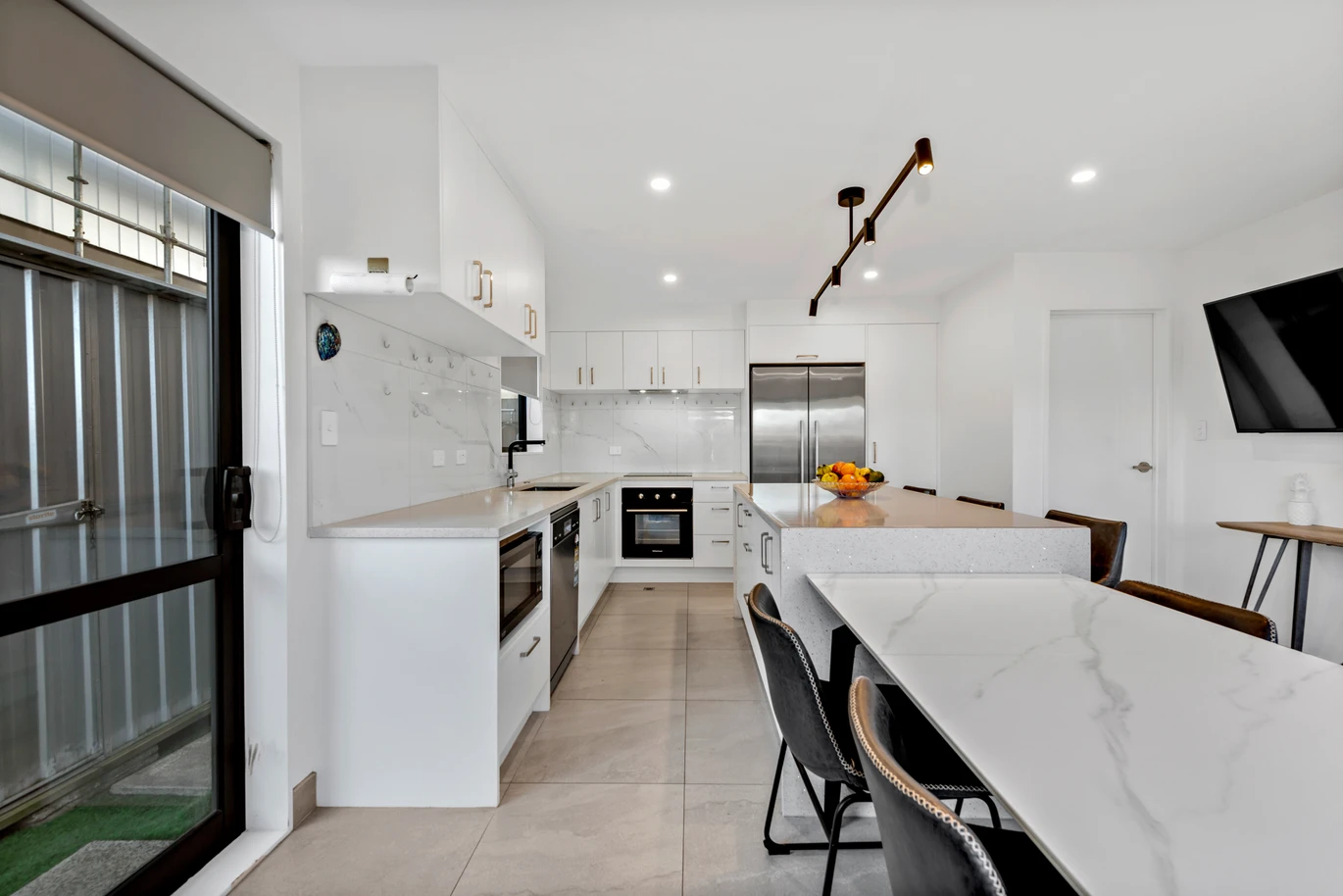 Freehold 4 beds 3.5 baths home with garage and 2 ensuites, located opposite Pakuranga Plaza, 1/45 Dale Crescent, Pakuranga, Auckland