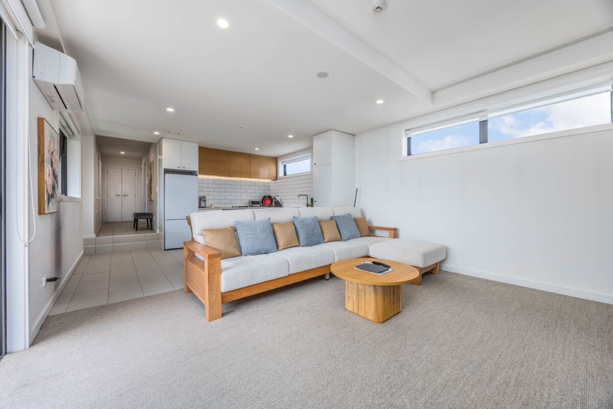 Auckland Grammar school zone, 96m2 top floor 2 beds + 1 flexi room 2 baths 1 car park apartment, Located within the award-winning 2019 Botanica Apartments, 305/30 Enfield Street, Mount Eden, Auckland