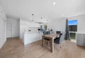 2 standalone 3-beds dwellings on one title and 675m2 section, Both homes are in great condition, minutes from Otahuhu Town Centre, close to schools, motorway access, Sylvia Park Shopping Centre, 32 Hutton Stree, Otahuhu, Auckland