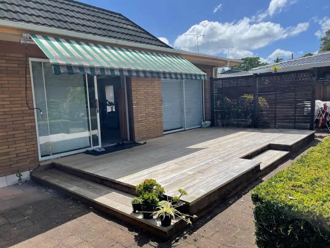 For rent 3 beds 2 baths house with a Sperate shed/storage house, within desirable school zones, available now, 14 Imogene Way, Half Moon Bay, Auckland