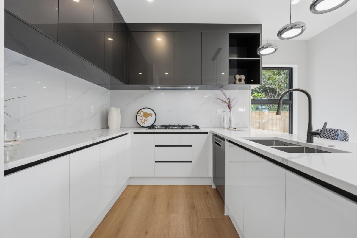 152m2 brandnew standalone 4 beds 2.5 baths home on 225m2 section, just moments from Lynn Mall, train links, parks, and local schools, 141A Seabrook Avenue, New Lynn, Auckland