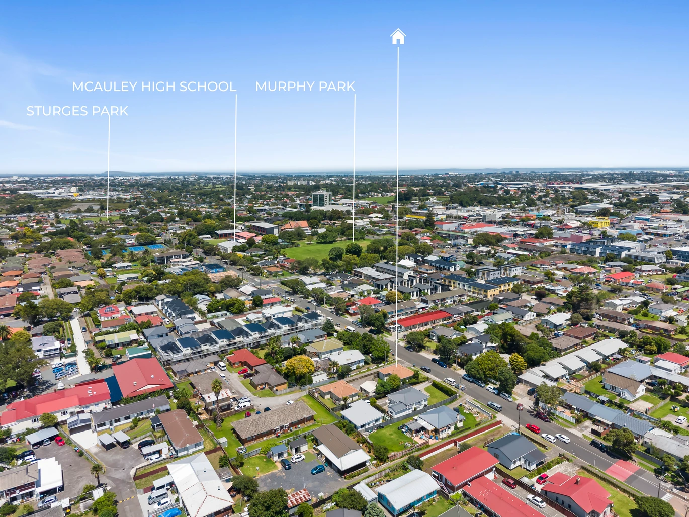 2 standalone 3-beds dwellings on one title and 675m2 section, Both homes are in great condition, minutes from Otahuhu Town Centre, close to schools, motorway access, Sylvia Park Shopping Centre, 32 Hutton Stree, Otahuhu, Auckland