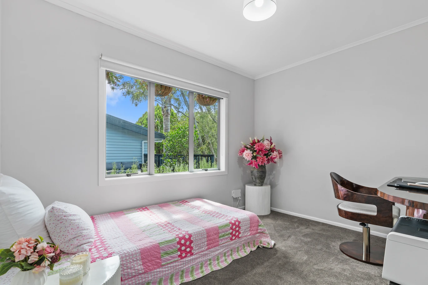 4 beds 2 baths house with double garage and sea views on 895m2 section, close to schools, shops, parks, reserves, beach, 31 Gilletta Road, Blockhouse Bay, Auckland