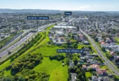 Brick 3 beds 2 baths house on 1050m2 section, 0.8 km to Onehunga High School, 0.9 km to Hillsborough School, 1 km to Three Kings School and Royal Oak Intermediate School, 33 Herd Road, Hillsborough, Auckland