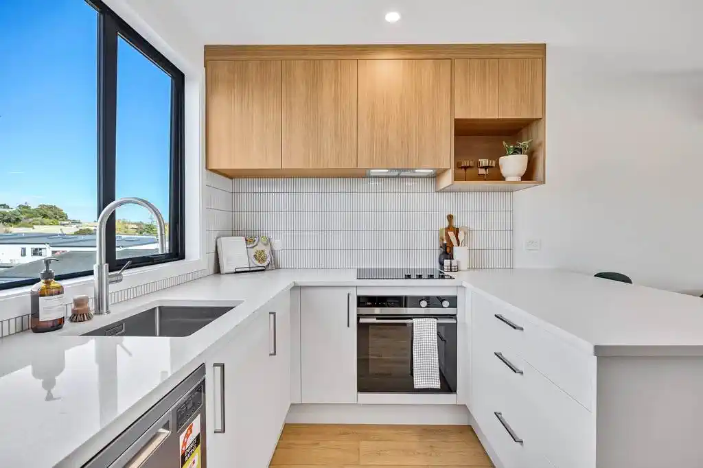 Brandnew 3 beds 2 baths home with carport, 0.7 km to Northcross Intermediate, 1.1 km to Oteha Valley School, 2.3 km to Long Bay College, 36 Kanapa Road, Northcross, Auckland